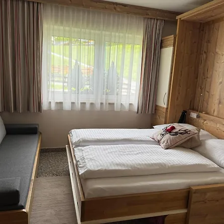 Boutique Bergliebe, In-out