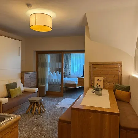 Boutique Bergliebe, In-out