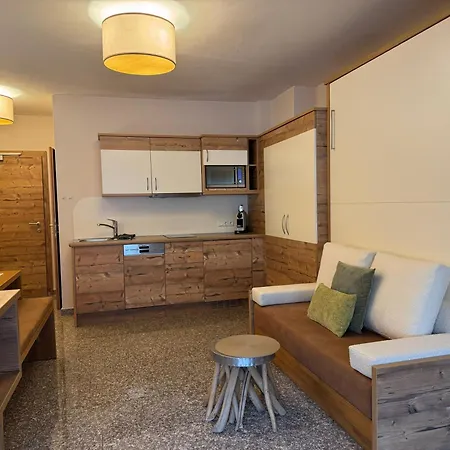 Boutique Bergliebe, In-out