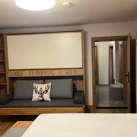 Boutique Bergliebe, In-out